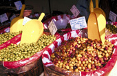 foreign-travel-market-baskets